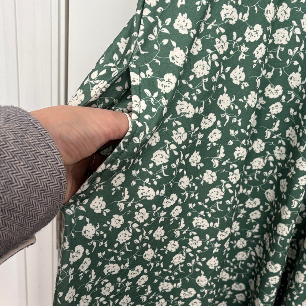 Guberry Floral Green‎ Midi Dress - Picture 6 of 8